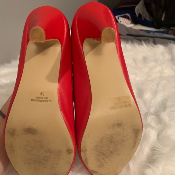 Chase and Chloe red shoes size 10 - Picture 6 of 7